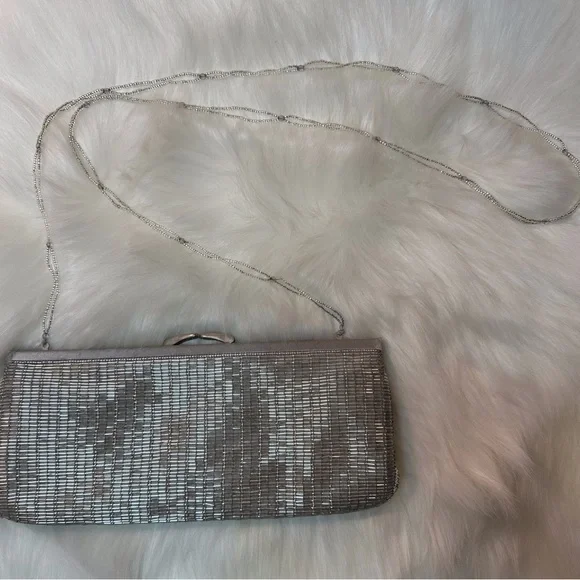 Beaded Valerie Stevens clutch - Picture 7 of 9